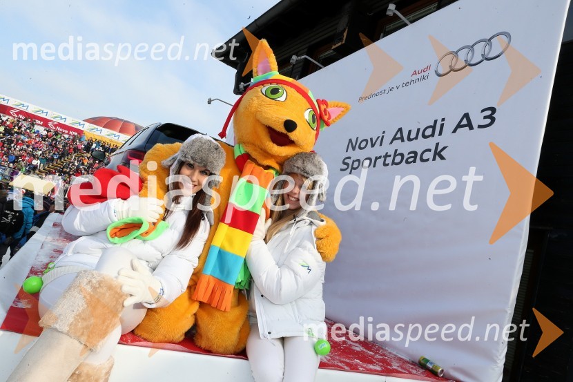 Polona Lampe, hostesa; Kaja Vrbnjak, hostesa49. Zlata lisica, veleslalom in druženje v VIP prostoru