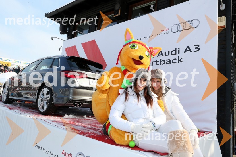 Polona Lampe, hostesa; Kaja Vrbnjak, hostesa49. Zlata lisica, veleslalom in druženje v VIP prostoru