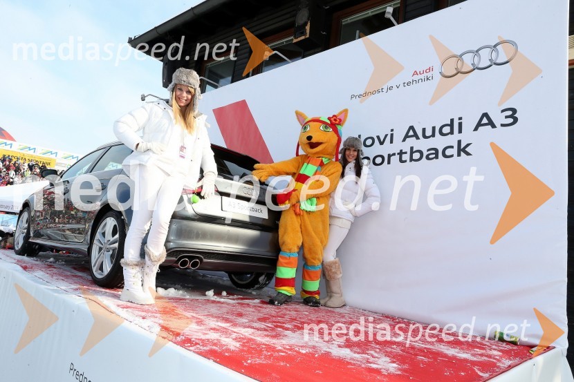 Polona Lampe, hostesa; Kaja Vrbnjak, hostesa49. Zlata lisica, veleslalom in druženje v VIP prostoru