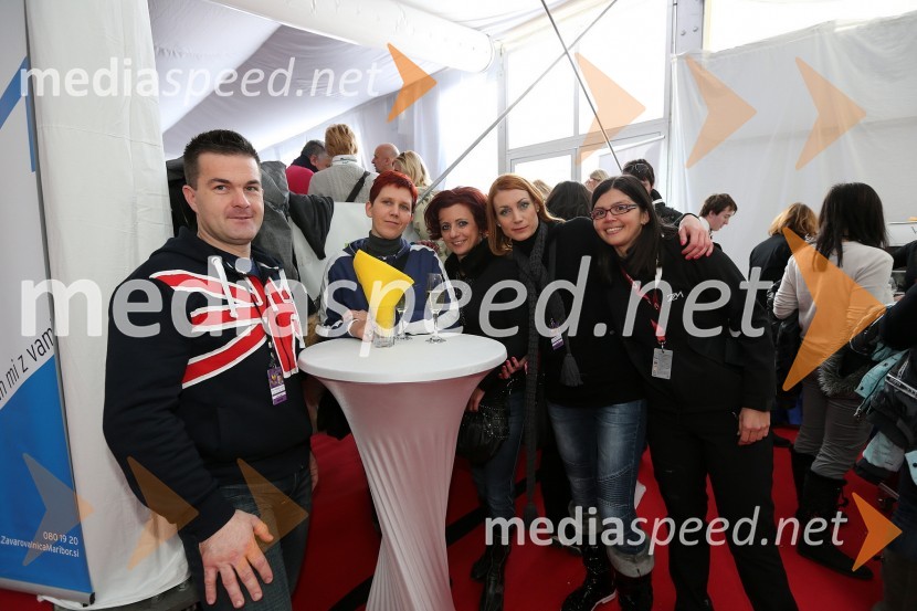 Uroš Kelbič, sektor za trženje Pošta Slovenije; Katja Krajnc, Pošta Slovenije; Sabina Podkrižnik, direktorica področja trženja pri Pošti Slovenije; Ana Sešek, namestnica direktorice sektorja za trženje Pošta Slovenije;  	Nataša Šeneker, SK Branik Maribor49. Zlata lisica, veleslalom in druženje v VIP prostoru