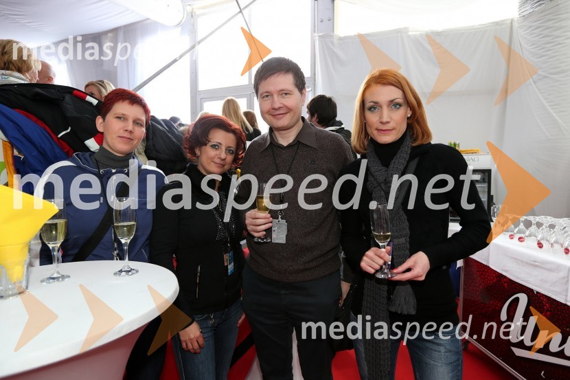 Katja Krajnc, Pošta Slovenije; Sabina Podkrižnik, direktorica področja trženja pri Pošti Slovenije; mag. Igor Marinič, namestnik generalnega direktorja Pošte Slovenije; Ana Sešek, namestnica direktorice sektorja za trženje Pošta Slovenije49. Zlata lisica, veleslalom in druženje v VIP prostoru