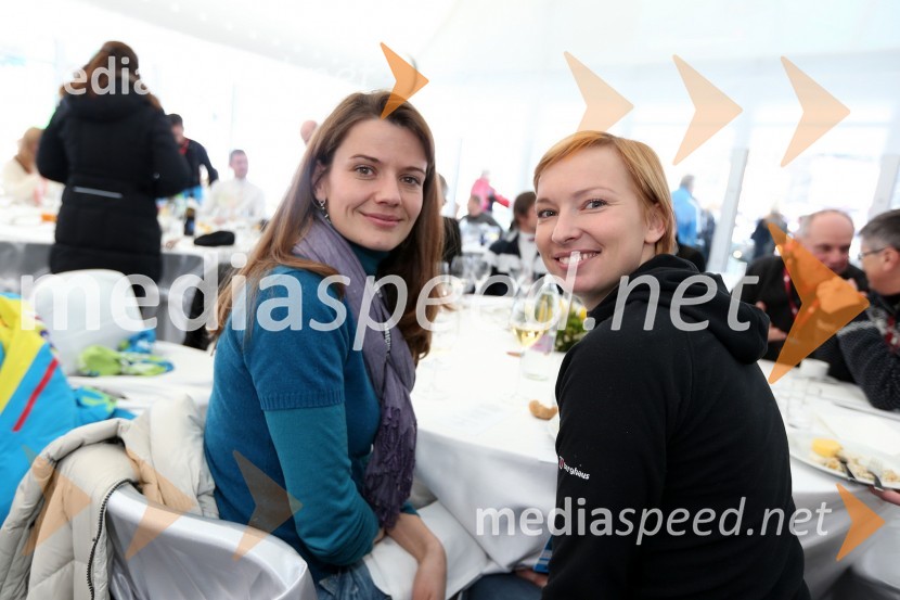 Urška Bačovnik Janša, soproga Janeza Janše; Ina Kukovič, svetovalka v kabinetu Janeza Janše49. Zlata lisica, veleslalom in druženje v VIP prostoru
