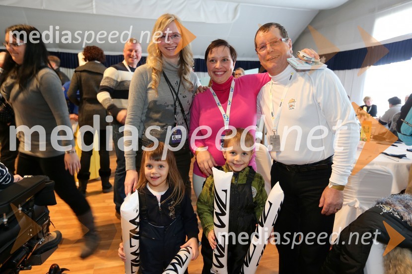 	Ana Marinič,  	Slavko Petek, Klima Petek; soproga Otilija Petek in njuna otroka49. Zlata lisica, veleslalom in druženje v VIP prostoru