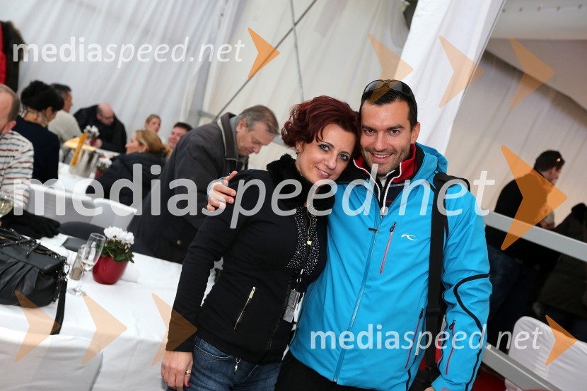 Sabina Podkrižnik, direktorica sektorja za trženje Pošte Slovenije; Marko Požin, Radio Center49. Zlata lisica, veleslalom in druženje v VIP prostoru