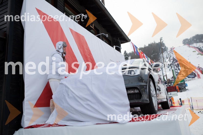 	Polona Lampe, hostesa49. Zlata lisica, veleslalom in druženje v VIP prostoru