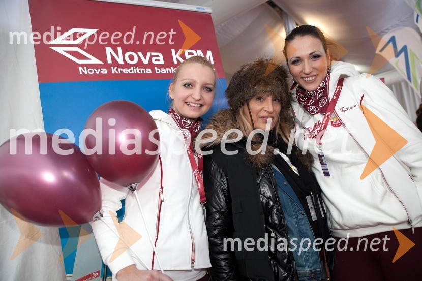 Sandra, hostesa; Ana Žvorc, koreografinja; Neli, hostesa49. Zlata lisica, veleslalom in druženje v VIP prostoru