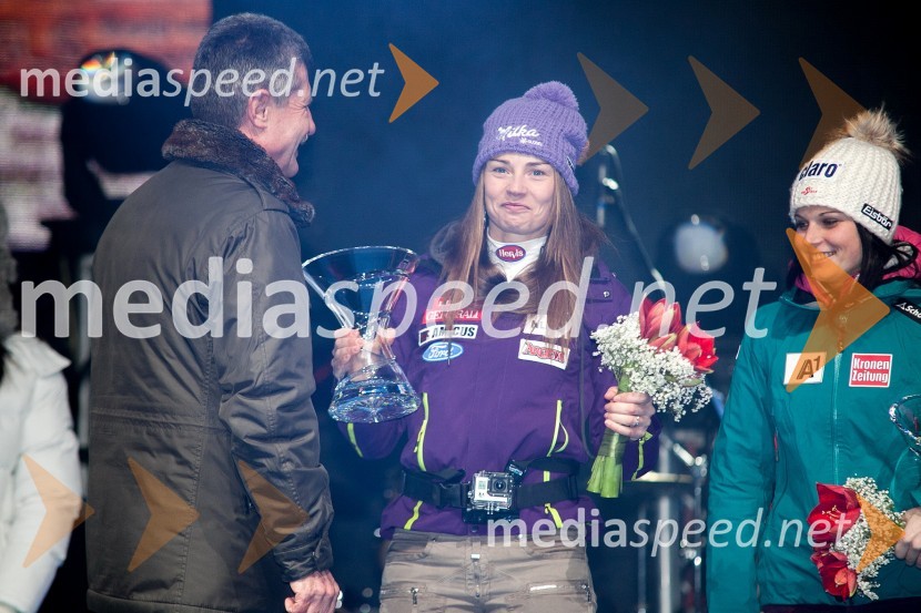 Drago Cotar, predsednik uprave Zavarovalnice Maribor; Tina Maze, smučarka (SLO); Anna Fenninger, smučarka (Avstrija)49. Zlata lisica 2012, žrebanje štartnih številk za slalom ter otvoritev Evropske prestolnice mladih