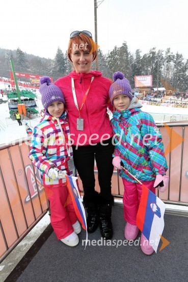Katja Koren Miklavec, nekdanja smučarka in hčerki Gaja in Kiara49. Zlata lisica 2012, slalom in druženje v VIP prostoru