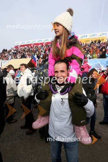 Tomaž Barada, taekwondoist ter kickboksar; hči Tyra49. Zlata lisica 2012, slalom in druženje v VIP prostoru