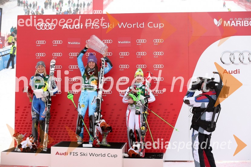 Frida Hansdotter, smučarka (Švedska); Tina Maze, smučarka (SLO); Kathrin Zettel, smučarka (Avstrija)49. Zlata lisica 2012, slalom in druženje v VIP prostoru
