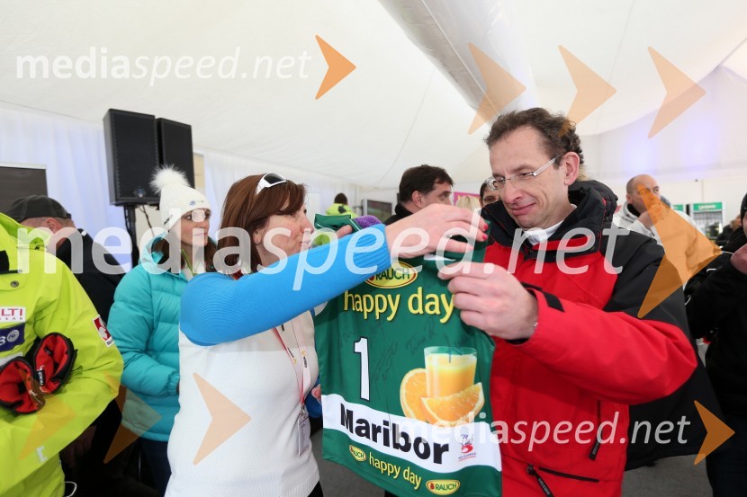 Barbara Kürner Čad, direktorica smučarske zveze Slovenije; Žiga Turk, minister za izobraževanje, znanost, kulturo in šport49. Zlata lisica 2012, slalom in druženje v VIP prostoru