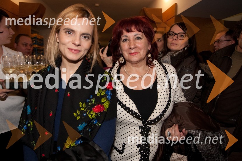 Valentina Smej Novak;  Vlasta Nussdorfer, predsednica društva Beli obročLook at me, otvoritev razstave