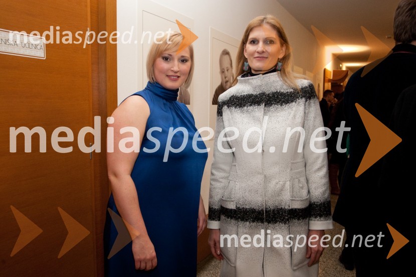 Helena Ajdnik, voditeljica; Mateja Komel Snoj, ravnateljica NUKaLook at me, otvoritev razstave