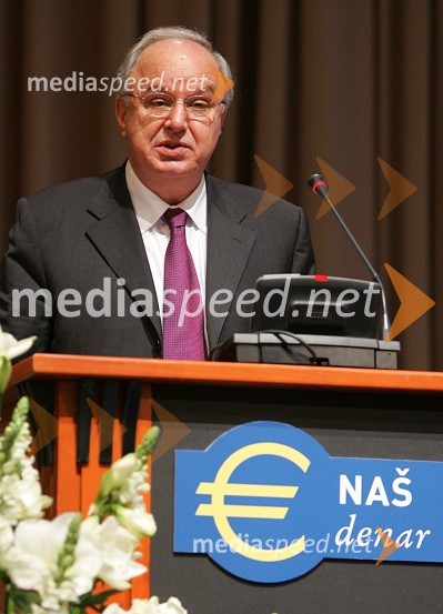 Andrej Bajuk, minister za finance Republike Slovenije
 
Evro konferenca ob uvedbi evra v Sloveniji