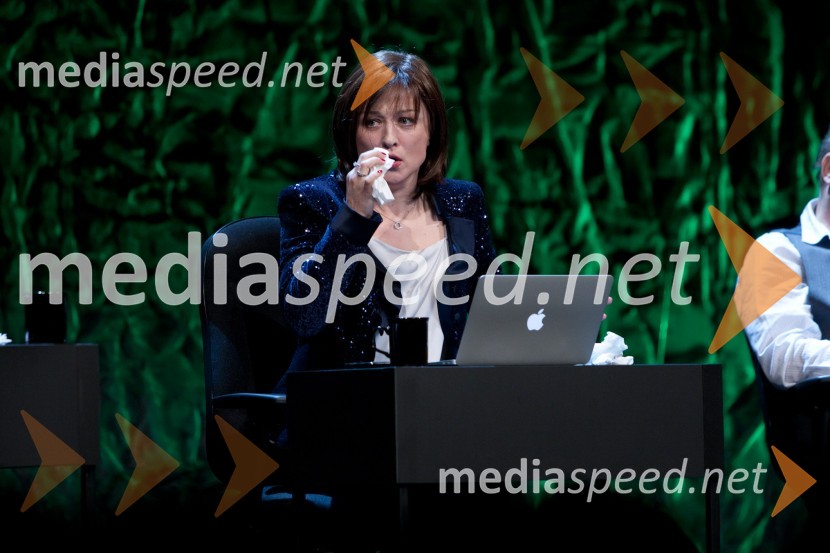 Nataša Barbara Gračner, igralkaPazi, mail!, premiera predstave