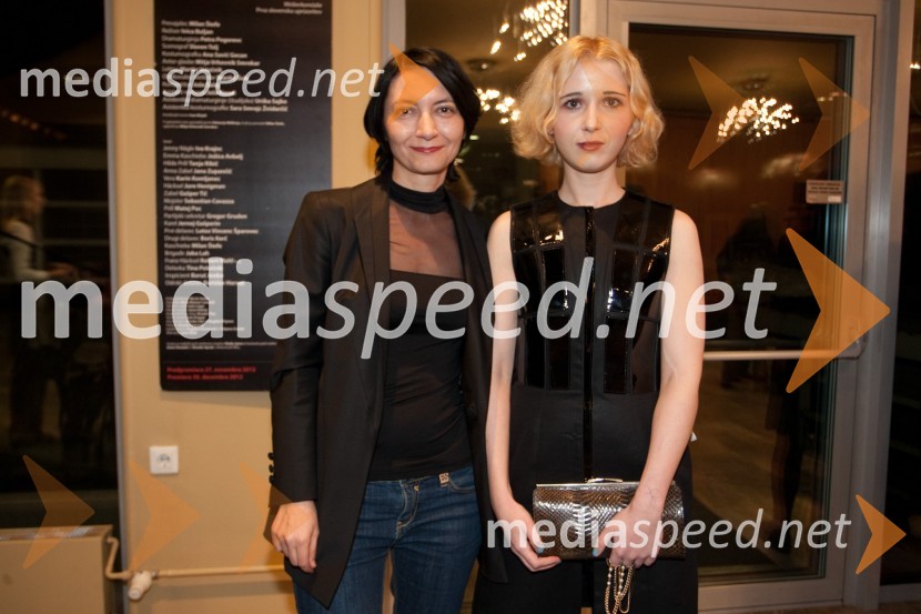 Petra Pogorevc, dramaturginja; Eva Mahkovic, dramaturginjaKomedija z ženskami, premiera v MGL