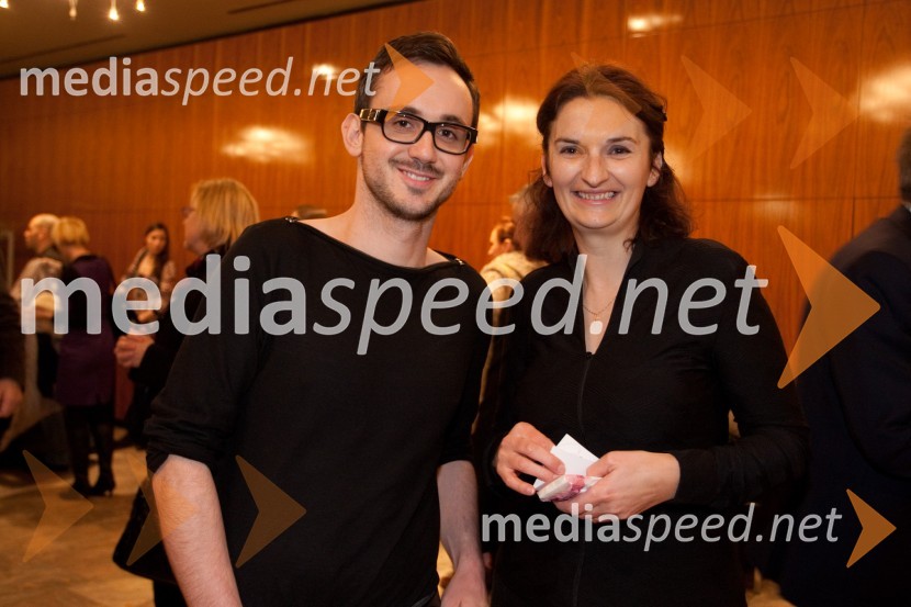 Jernej Pristov, odnosi z javnostmi SNG Drama; Ema Peruš, vodja abonmajev v SNG Drama LjubljanaKomedija z ženskami, premiera v MGL