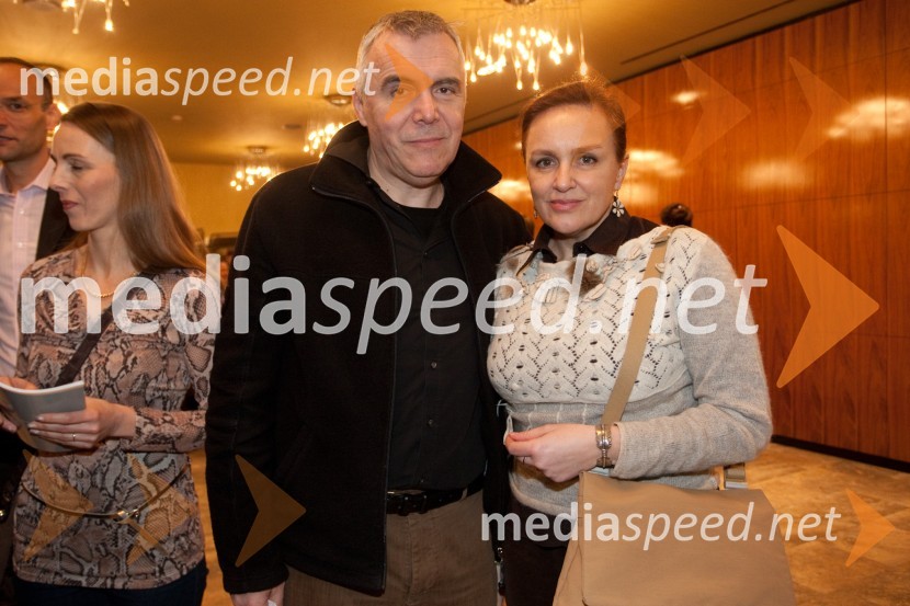 Zoran Predin, glasbenik; Barbara Lapajne PredinKomedija z ženskami, premiera v MGL