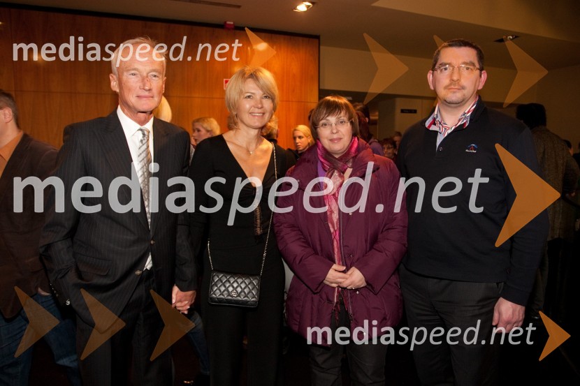 Komedija z ženskami, premiera v MGL