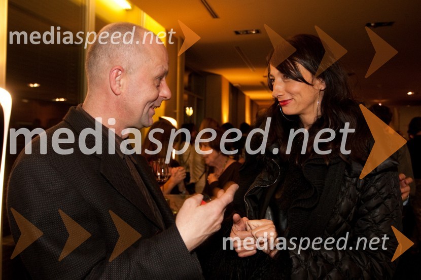 Matej Bogataj, kritik; Vesna Milek, novinarkaKomedija z ženskami, premiera v MGL