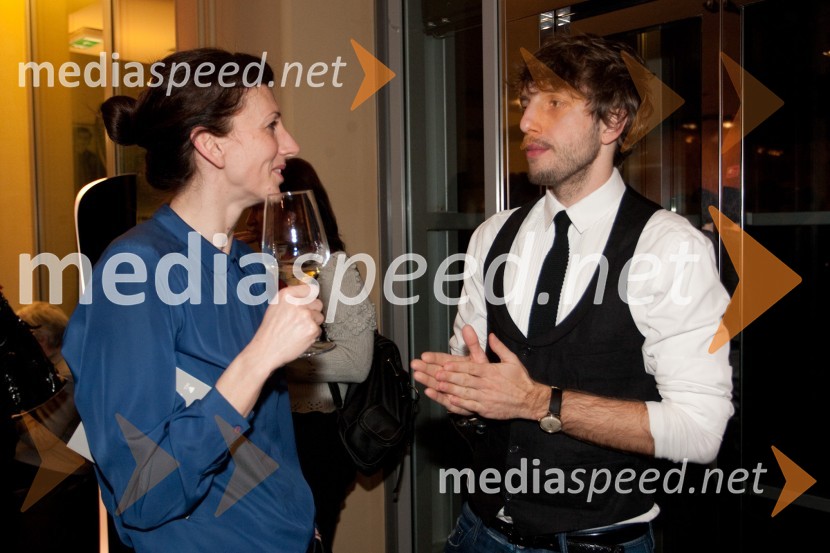 Sanja Neškovič Peršin, baletna plesalka; Aljoša Bagola, kreativni direktor v oglaševalski agenciji PristopKomedija z ženskami, premiera v MGL