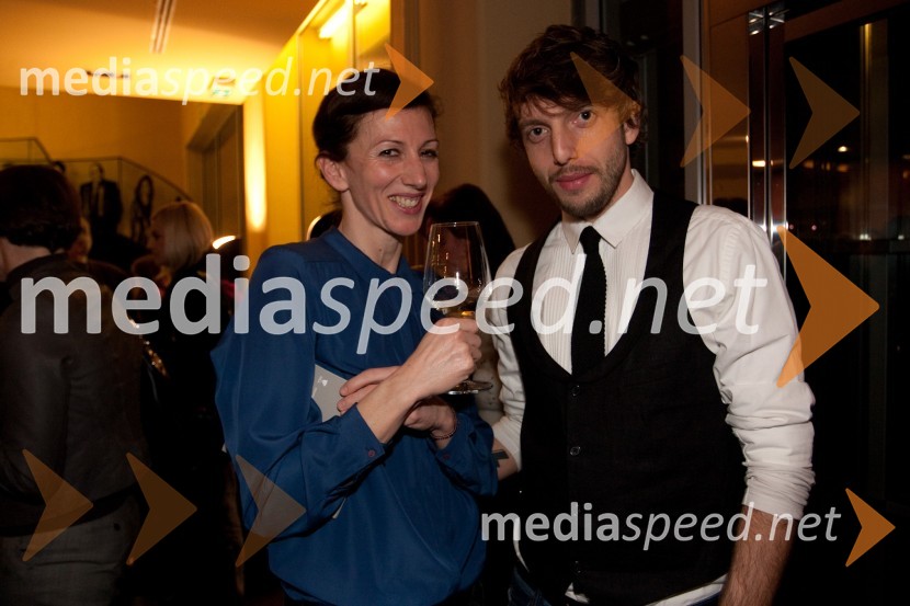 Sanja Neškovič Peršin, baletna plesalka; Aljoša Bagola, kreativni direktor v oglaševalski agenciji PristopKomedija z ženskami, premiera v MGL