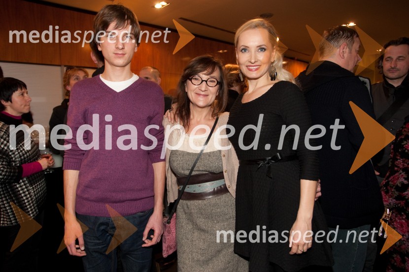 Oskar; Nada Vodušek, radijska voditeljica, performerka; Tanja RIbič, igralkaKomedija z ženskami, premiera v MGL