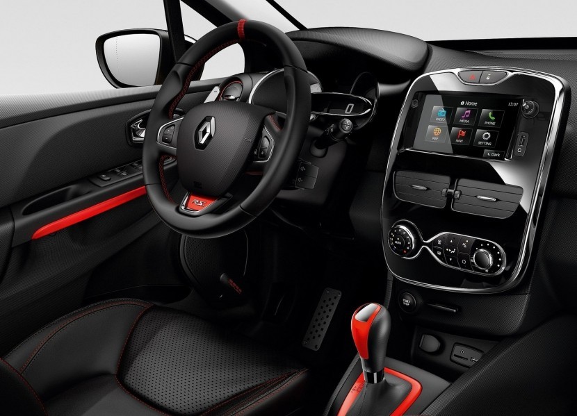 Novi Renault Clio R.S. 200 EDC, športna notranjostNovi Renault Clio R.S. 200 EDC