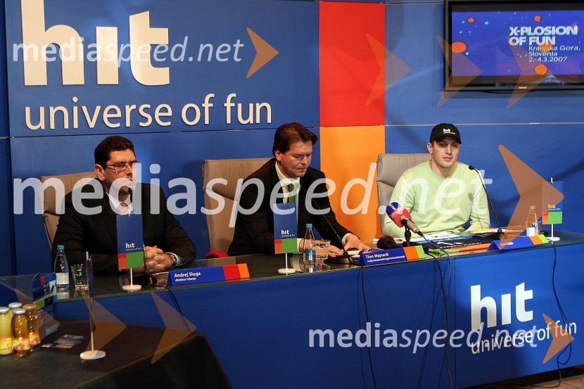 Andrej Sluga, direktor marketinga Hit d.d., Tilen Majnardi, vodja korporativnega komuniciranja Hit d.d. in Jure Košir, nekdanji smučarPredstavitev Ski legends, tiskovna konferenca