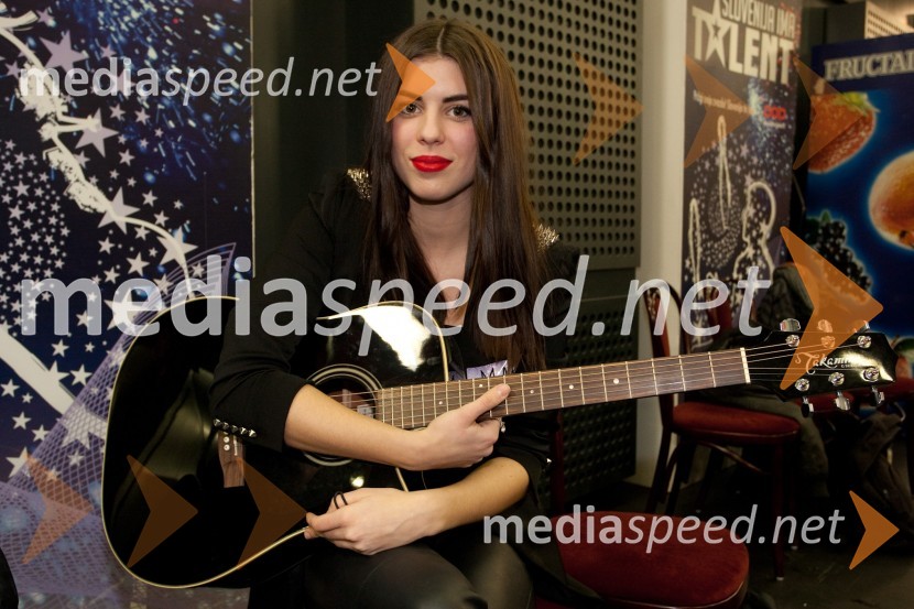 Mara RogeljaSlovenija ima talent, tretja avdicija