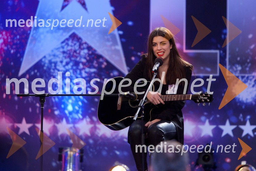 Mara RogeljaSlovenija ima talent, tretja avdicija
