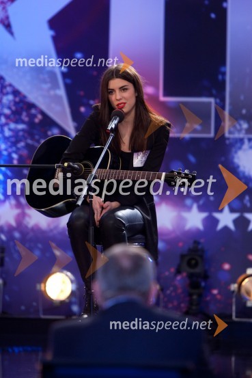Mara RogeljaSlovenija ima talent, tretja avdicija