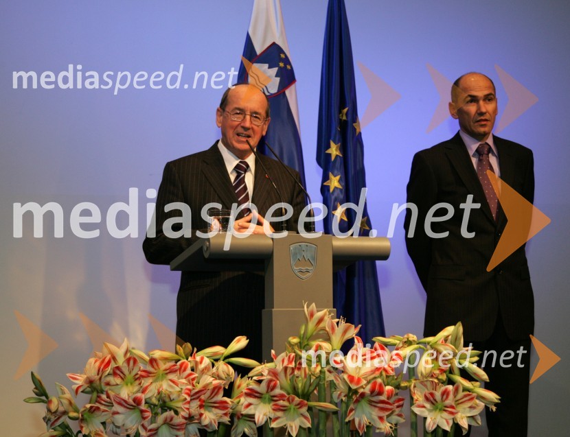 France Cukjati, predsednik Državnega zbora Republike Slovenije in Janez Janša, predsednik Vlade Republike SlovenijePredsedniški sprejem za novinarje