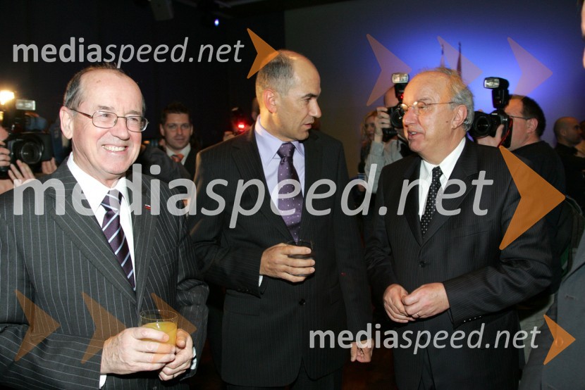 France Cukjati, predsednik Državnega zbora Republike Slovenije, Janez Janša, predsednik Vlade Republike Slovenije in Andrej Bajuk, minister za financePredsedniški sprejem za novinarje