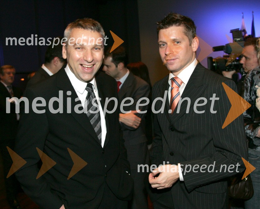 Vladimir Vodušek, novinar in Valentin Hajdinjak, tiskovni predstavnik Vlade RSPredsedniški sprejem za novinarje