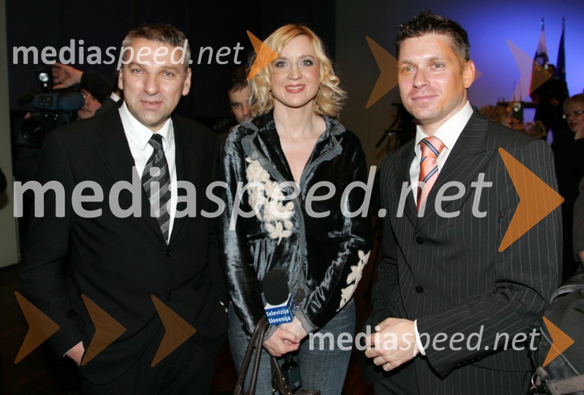 Vladimir Vodušek, novinar, Mojca Pašek, novinarka RTV Slovenija in Valentin Hajdinjak, tiskovni predstavnik Vlade RSPredsedniški sprejem za novinarje