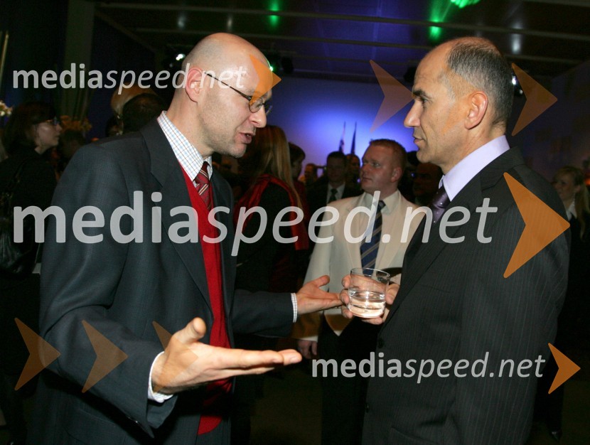 Mitja Žitnik, zunanje politična redakcija na TV Slovenija in Janez Janša, predsednik Vlade Republike SlovenijePredsedniški sprejem za novinarje