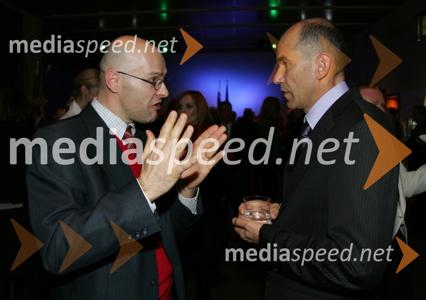 Mitja Žitnik, zunanje politična redakcija na TV Slovenija in Janez Janša, predsednik Vlade Republike SlovenijePredsedniški sprejem za novinarje