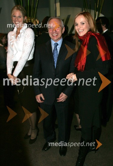 Nina Orel, vodja odnosov z javnostmi na Ministrstvu za kulturo, Andrej Bručan, minister za zdravstvo in Ajša Vodnik, voditeljica na TV PaprikaPredsedniški sprejem za novinarje