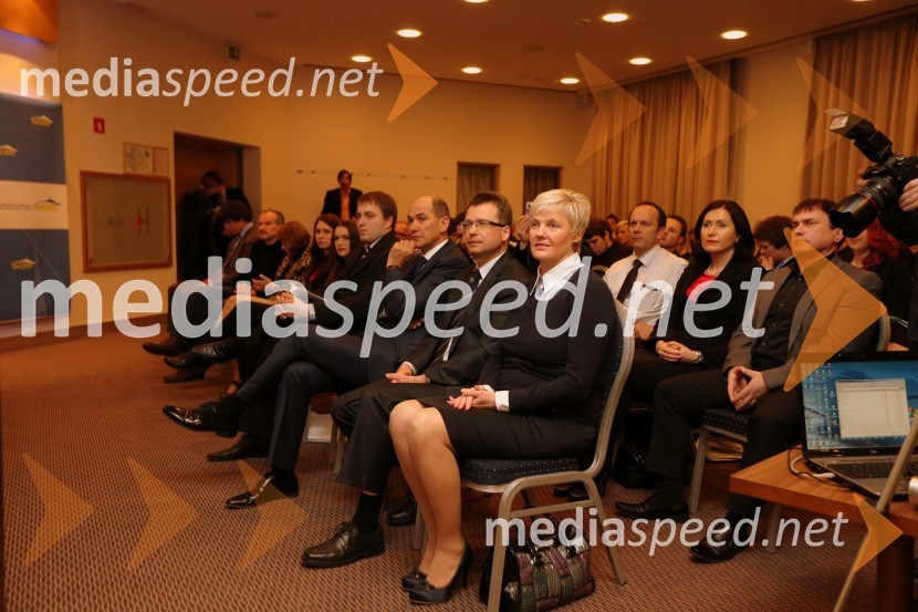 Janez Janša, predsednik stranke SDS;&nbsp;Zvone Černač, SDS;&nbsp;Sonja Ramšak, poslanka SDSAndrej Čuš ponovno izvoljen za predsednika SDM