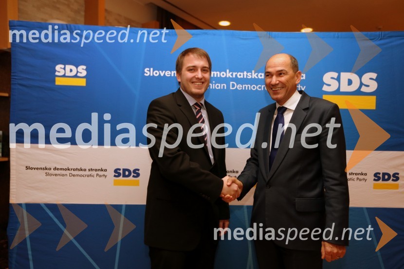 Andrej Čuš, predsednik SDM;&nbsp;Janez Janša, predsednik stranke SDSAndrej Čuš ponovno izvoljen za predsednika SDM