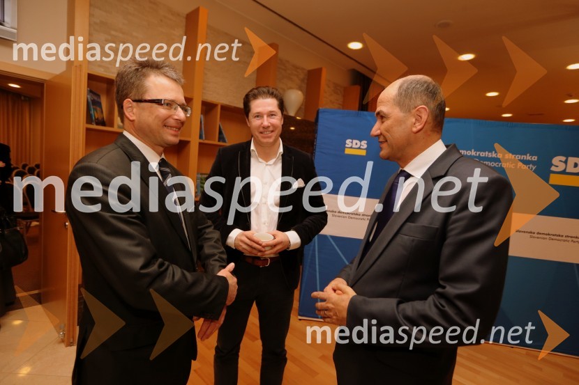 Zvone Černač, SDS;&nbsp;Franci Breznik ml., poslanec;&nbsp;Janez Janša, predsednik stranke SDSAndrej Čuš ponovno izvoljen za predsednika SDM