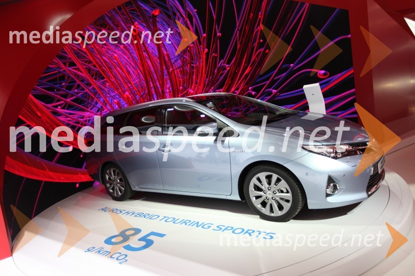 Toyota AurisR - Z, novosti po znamkah na avto salonu Ženeva 2013