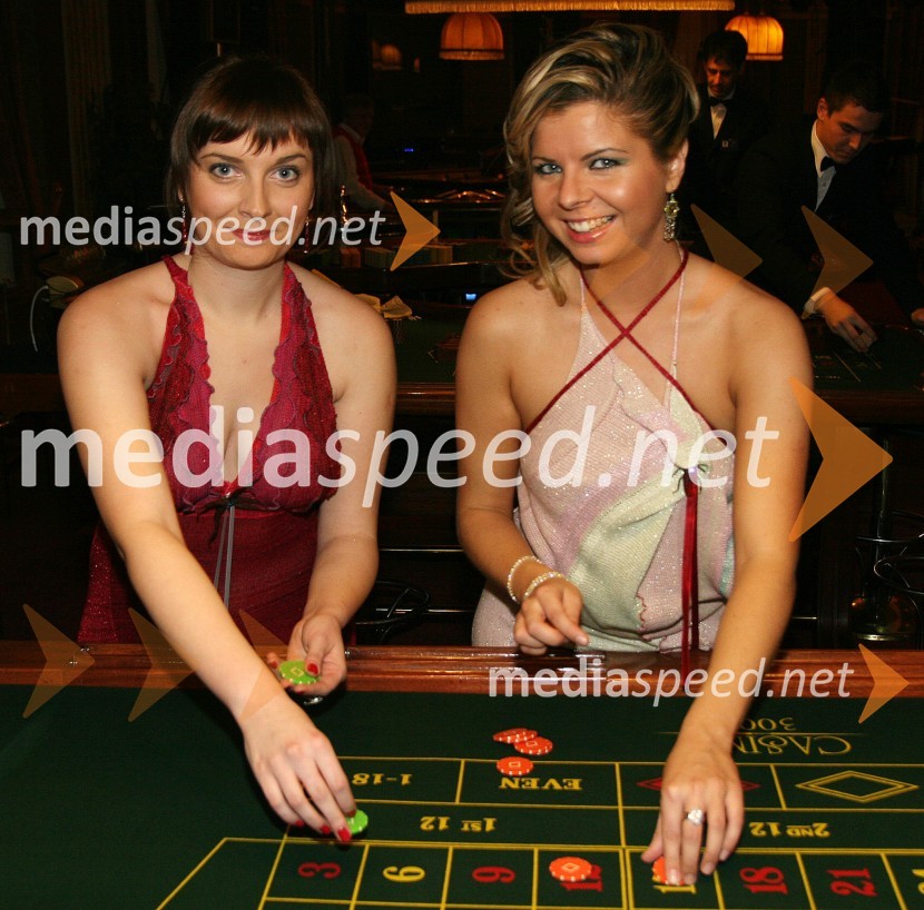 Katarina Pernat, redaktorica mariborskega uredništva brezplačnega tednika Žurnal in Neisha, pevka17. obletnica Casino Maribor