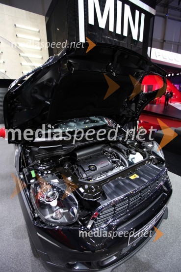 MINI John Cooper Works Paceman H - Q, novosti po znamkah na avto salonu Ženeva 2013