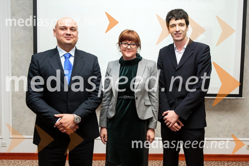 Goran Đukanović, predsednik Črnogorskega-Bližnjevzhodnega-Katarskega združenja prijateljstva;&nbsp;Tatjana Novak, predsednica SLOQA;&nbsp;Seif-a Aldin Salemeh, generalni tajnik Hrvaškega Katarskega združenjaPredstavitev Slovensko Katarskega združenja
