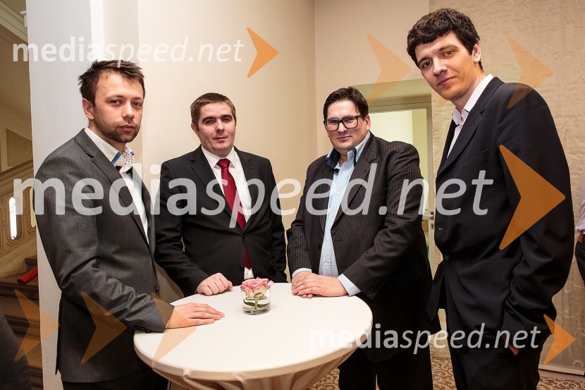 ...; ...;&nbsp;Danijel Koletić, direktor Apriori Agencije;&nbsp;Seif-a Aldin Salemeh, generalni tajnik Hrvaškega Katarskega združenjaPredstavitev Slovensko Katarskega združenja
