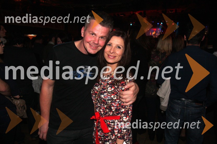 Dejan Ozimič, direktor podjetja Soundbiro; punca Jana Ujčič, novinarkaGibonni, koncert ob Dnevu žena