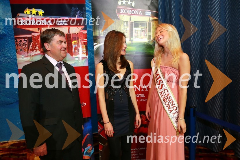Tomaž Černe,&nbsp;direktor IZC Korona;&nbsp;Severina, pevka;&nbsp;Lara Koren, Miss Casino Korona 2013Severina na koncertu v Hotelu Korona