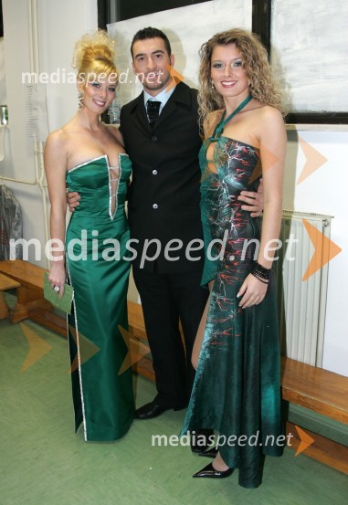 Pia Pustovrh in Marko Potrč, voditelja prireditve ter Katja Majhenič, Lepa soseda 2006Slovenec leta 2006